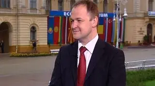 W przyszłym roku spółka Electus zajmująca się wierzytelnościami szpitalnymi planuje debiut na warszawskiej giełdzie. Już dziś jednak spółka snuje plany o większej ekspansji na zagranicznych rynkach. O planach i przeznaczeniu pieniędzy z emisji Electusa w "Rynkach dnia" prosto z Krynicy. Gościem Mikołaja Kunicy był prezes Electus Jacek Ryński.