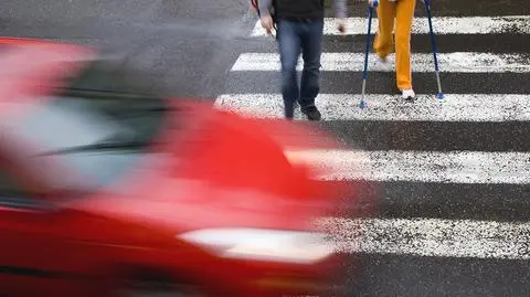 Prędkość przed przejściem dla pieszych. Raport ITS