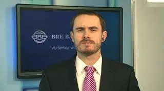 Minister finansów zapowiada możliwość skupu obligacji przez NBP, ale tylko w skrajnych wypadkach. Jak taka wypowiedź na samym początku roku wpłynie na nastroje inwestorów? Rozmowa z ekonomistą BRE Banku, Marcinem Mazurkiem.
