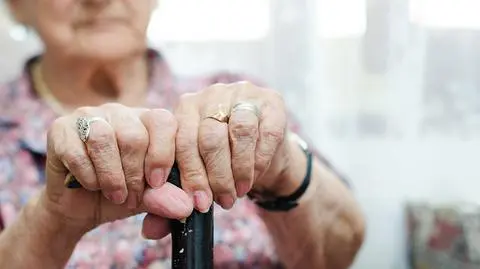 "Przez niższy wiek emerytalny najbardziej stracą kobiety"