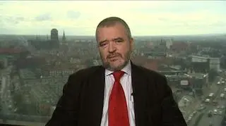 Ministrowie finansów strefy euro mają zatwierdzić drugi pakiet pomocy dla Grecji i porozumienie z wierzycielami. Nie wiadomo jednak czy 130 mld euro wystarczy. W zwiększeniu pomocy mogłyby pomóc banki centralne – EBC zastanawia się, czy nie zgodzić się na ich udział w restrukturyzacji długu Grecji. Więcej na temat kryzysu w Grecji w rozmowie z profesorem Dariuszem Filarem, członkiem Rady Gospodarczej przy Premierze. 