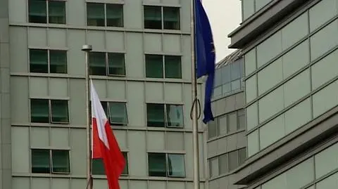 Od czterech lat pierwszy maja nie kojarzy się jedynie z dawno zapomnianymi hucznymi pochodami. Teraz oprócz wracania pamięcią do biało-czerwonej flagi, świętujemy również wejście Polski do Unii Europejskiej. Jak Polacy znajdują się w nowym dla nich "unijnym świecie"?