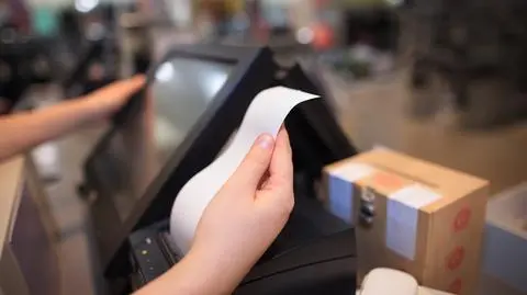Podatnicy, którzy zainstalują kasy fiskalne online dostaną zwrot do 700 zł - MF