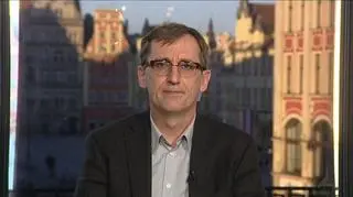 1,5 bln. zł - czyli równowartość PKB Polski - to kapitalizacja amerykańskiego giganta Apple. Wartość rynkowa AB.PL to 350 mln. zł. Spółka jest jednym z dwóch dystrybutorów sprzętu Apple w Polsce. Wyniki firmy za I półrocze pokazują spadek zysku netto o 22% rok do roku, ale na poziomie operacyjnym jest poprawa, przychody rosną z kolei o 24%. Jakie nowe marki pojawia się w portfelu spółki? Czy AB.PL ostrzy sobie zęby na iPada III? Naszym gościem był Prezes spółki, Andrzej Przybyło.