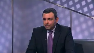 Akcyza w górę, zmiana listy leków refundowanych oraz wzrost VAT-u na ubranka dziecięce. To tylko nieliczne przepisy prawne, które weszły w życie od 1 stycznia, a wszystkich aktów prawnych jest 113. O corocznych zmianach legislacyjnych wypowiada się dr Mariusz Bidziński, partner Chmaj i Wspólnicy Kancelaria Radcowska