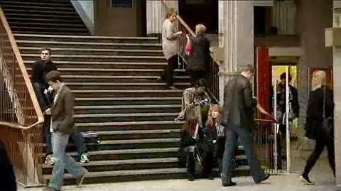 Koniec darmowego studiowania na wielu kierunkach. Podpisana we wtorek nowelizacja przepisów o szkolnictwie wyższym nakłada na studentów obowiązek odpłatności za dodatkowe kierunki studiów. Są też też ograniczenia dla wykładowców: praca na innej niż macierzysta uczelnia będzie możliwa wyłącznie za zgodą rektora, i to maksymalnie na jednej dodatkowej uczelni.