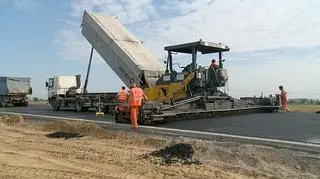 Budowa drog ma przyspieszyć przez uproszczenie przetargów 