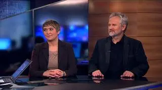 Złoty najsłabszy do euro od 29 miesięcy. Traci z powodu nerwowości na rynku i dlatego, że pod koniec miesiąca importerzy i osoby spłacające kredyty kupują więcej walut obcych, aby uregulować swoje płatności. Prezes Atlantic powiedział w TVN CNBC, że nie będzie zakładał skrajnego kursu złotego do dolara czy euro bo mogłoby to zagrozić budżetowi firmy.