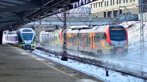 Punktualność pociągów w Polsce - dane Urzędu Transportu Kolejowego