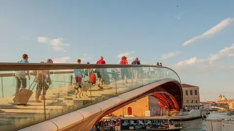 Jak zauważył dziennik "La Repubblica", rozwiązanie tego problemu to kwestia "przetrwania" 