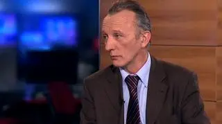 Prezydent pisze do premiera w sprawie zmian w Otwartych Funduszach Emerytalnych. Bronisław Komorowski przedstawił w liście swoje postulaty wobec planowanych przez rząd zmian w systemie emerytalnym. Prezydent chce, by sytuacja emerytów przed i po ewentualnej zmianie wysokości przekazywania składek do OFE był porównywalna. O tym w rozmowie z dr Wojciechem Otto, WNE UW.