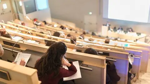 „Dziennik Gazeta Prawna": pieniądze tylko dla najlepszych studentów