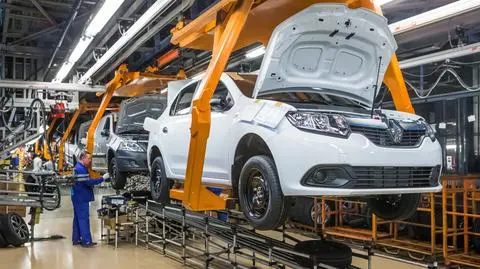 Francuski koncern Renault podpisał w poniedziałek w Iranie kontrakt wartości 660 milionów euro. Fabryka, której Renault będzie większościowym właścicielem, ma produkować docelowo 300 tysięcy aut rocznie