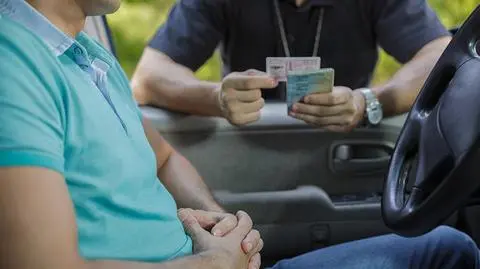 Średni koszt spersonalizowanych tablic wynosi w Wielkiej Brytanii 512 funtów