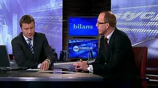 Dane o sprzedaży detalicznej, które w środę opublikował Główny Urząd Statystyczny zaskoczyły rynek. Podczas gdy analitycy spodziewali się jej wzrostu o 4,5%, sprzedaż w kwietniu spadła w ujęciu rocznym o 1,6%. Jakie produkty Polacy najczęściej kupowali w kwietniu? Co wpłynęło na taki wynik? Między innymi o to Rafał Wojda pytał Macieja Relugę - głównego ekonomistę BZ WB i Daniela Prałata - dyrektora generalnego sieci Intermarche.