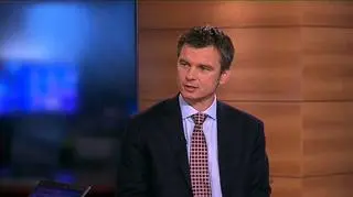 14,7 procent zarobiły średnio w ciągu trzech lat Otwarte Fundusze Emerytalne. Wszystkie fundusze zarobiły powyżej wymaganego progu czyli ponad 7,4%. To oznacza, że nie muszą dopłacać swoim klientom. Najwyższą stopę zwrotu osiągnął fundusz PKO BP Bankowy który zarobił ponad 16%. Wiceliderem rankingu jest fundusz Allianz Polska, ze stopą zwrotu na poziomie niecałych 16%. O komentarz poprosiliśmy Tomasza Publicewicza z firmy Analizy Online.