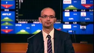 Obroty na warszawskiej giełdzie pozostawiają ostatnio wiele do życzenia. W trzecim kwartale wyniosły 19,77 miliardów złotych co oznacza spadek o 23,5% rok do roku. Tymczasem Przewodniczący Komisji Nadzoru Finansowego Andrzej Jakubiak stwierdził, że koszty związane z funkcjonowaniem nadzoru giełdy powinny być bardziej sprawiedliwie rozłożone. jaka jest szansa, że tak się stanie i czy spadek obrotów wpłynie na wyniki giełdy? Spytaliśmy Sobiesława Kozłowskiego, analityka DM BPS.