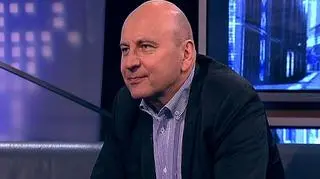 Decyzja PKO BP o emisji zaskoczyła chyba wszystkich. Ale jak mówił w programie "Biznes Lunch" w rozmowie z Robertem Stankiewicz, prof. Adam Noga z Akademii Leona Koźmińskiego, banki na całym świecie podejmują niekonwencjonalne decyzje. 
30 czerwca akcjonariusze PKO BP będą decydowali czy 2888mln zł powędruje  do akcjonariuszy.