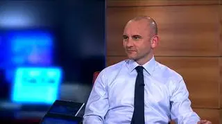 Ostatnie kilkanaście miesięcy w grupie Getin Holding to systematyczne zakupy, ale także sprzedaż aktywów. Spółka sprzedała 50% + jedną akcję TU Europa. Teraz z holdingu zostanie wyłączona cała grupa Getin Nobel Bank i skonsolidowana zostanie z Allianz Bankiem, który Getin Holding zakupił wcześniej. O wyłączeniu grupy Getin Noble Bank oraz o planach holdingu, rozmawialiśmy z Rafałem Juszczakiem, Prezesem Getin Holding.