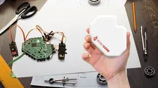Urządzenie pozwala osobom z podstawową wiedzą programistyczną stworzyć prostego robota w ciągu od kilkudziesięciu minut do kilku godzin