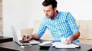 W przypadku braku złożenia oświadczenia FATCA do 1 grudnia, nasze rachunki zostaną czasowo zablokowane