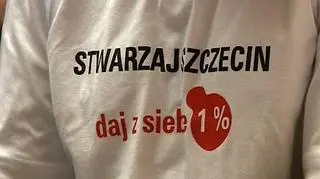 Burza wokół jednego procenta - burza, którą uspokajać musiał sam premier. Ministerstwo finansów musiało wycofać zalecenie, w którym nakazywało urzędom skarbowym, by jeden procent przekazały tylko gdy podatnik rozliczy się w terminie i w terminie - czyli do 30 kwietnia - opłaci podatek. To zalecenie spowodowało spore zamieszanie i wywołało niepokój wśród tych, którzy swój 1 procent już przekazali. 