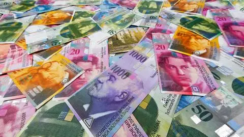 3,60 za franka szwajcarskiego? 
Złoty słabnie, a raty kredytów rosną