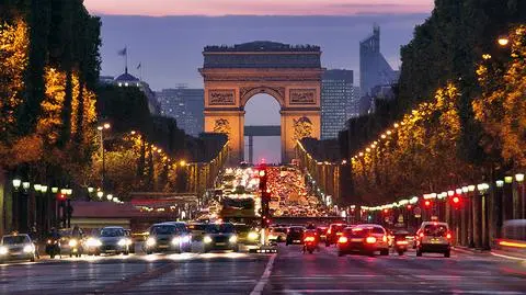 Francja. Rząd obniży w 2017 roku podatek dochodowy o miliard euro