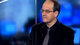 Na szczycie G20 przedmiotem dyskusji światowych przywódców jest m.in. utrzymanie wzrostu gospodarczego na świecie oraz walka z kryzysem gospodarczym. Kanclerz Niemiec Angela Merkel opowiada się za ograniczaniem wydatków budżetowych, jednak Amerykanie obawiają się, że oszczędności mogą doprowadzić do ponownego spowolnienia gospodarczego na świecie. Waszyngton uważa, że najlepszym wyjściem jest nadal pompowanie pieniędzy w gospodarki. Gorącym tematem szczytu G20 może stać się też globalny podatek od banków i kurs juana. Gościem programu "90 Minut" był były członek RPP prof. Andrzej Sławiński 