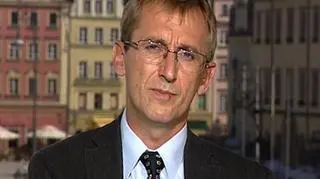 AB, spółka zajmująca się głównie dystrybucją sprzętu komputerowego, notuje ostatnio lepsze wyniki, niż się spodziewano. Czemu zawdzięcza powodzenie w branży, w której zauważa się teraz spowolnienie? O pomysłach na sukces w czasach kryzysu, sytuacji na rynku sprzętu komputerowego i planach firmy opowiada prezes AB, Andrzej Przybyło. W "Dniu na rynkach" rozmawiał z nim Mikołaj Kunica. 