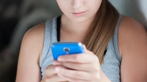 Badanie: młodzi ludzie obawiają się molestowania seksualnego online