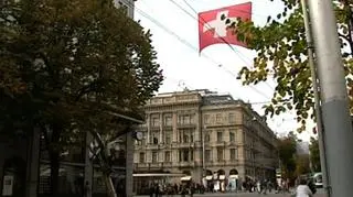 Szwajacarska zjeżdżalnia dla stóp - stóp procentowych. Szwajacarski Bank centralny po raz kolejny pomógł... polskim kredytobiorcom. Bo decyzja o obniżeniu stóp sprawi, ze wskaźnik libor decydujący o oprocentowaniu naszych kredytów będzie niższy. Kiedy jednak faktycznie zapłacimy mniej i czy są szanse na to by rat kredytów były jeszcze niższe?