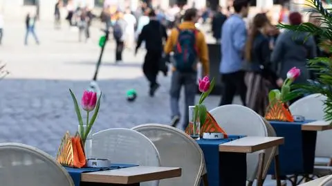 Jak kupujemy, parkujemy, dajemy napiwki - zwyczaje finansowe Polaków