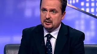 Budżet na 2010 rok zakłada rekordowy - 52 mld złotowy deficyt. Lwia część środków na pokrycie dziury budżetowej ma pokryć prywatyzacja, ale również minister finansów chce zabrać z Funduszu Rezerw Dewizowych 7 mld złotych. O tym jak przedsiębiorcy oceniają założenia budżetowe na 2010 rok z Dariuszem Witkowskim Z KPP w "Biznes lunchu" Rozmawiał Robert Stankiewicz.