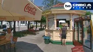 21.07 | Masz smażalnię nad morzem? Może budkę z lodami nad popularnym jeziorem? To masz jak w banku: kontroler sanepidu zajrzy do ciebie w to lato. A do niektórych nawet kilka razy. Takie obietnice składa w TVN CNBC Biznes szef inspekcji sanitarnej. (TVN CNBC Biznes)