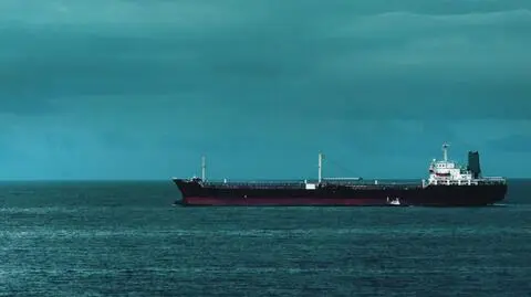 Tankowiec z irańską ropą płynie do Gdańska