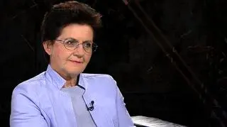 Leokadia Oręziak - Profesor zwyczajny w Katedrze Finansów Międzynarodowych SGH. Kieruje Studium Doktoranckim w Kolegium Gospodarki Światowej SGH, jest również kierownikiem Zakładu Finansów Przedsiębiorstw i Ubezpieczeń. Specjalista z dziedziny finansów międzynarodowych, rynku finansowego oraz integracji europejskiej. Odbyła studia i staże zagraniczne m.in. w Université de Paris Panthéon-Sorbonne, Centre International de Formation Européenne (Francja), Europäische Akademie Bayern (Niemcy) i Collège Universitaire d'Etudes Fédéralistes (Włochy). Jako ekspert Sejmu oraz instytucji rządowych przygotowała wiele opracowań dotyczących Polski z Unią Europejską, bilansu płatniczego, kursu walutowego i budżetu państwa. Współpracuje jako konsultant z przedsiębiorstwami i instytucjami finansowymi.