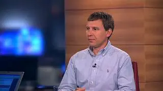 Spółka CD Projekt Red potrzebuje więcej czasu by dopracować szczegóły gry Wiedźmin 2 na XBOX 360. Kolejny termin debiutu to I kwartał 2012 roku. Opóźnienie odbiło się 25% spadkiem kursu akcji spółki. Ogłosiliśmy premierę zbyt wcześnie, przyznał Adam Kiciński. Prezes CD Projekt Red był gościem "Dnia na Rynkach".