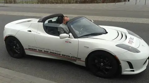 Tesla aktualizuje oprogramowanie. Ładowanie będzie łatwiejsze