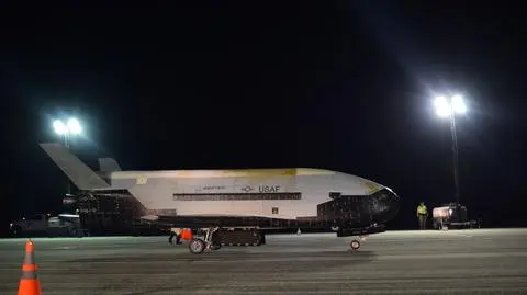 Wahadłowiec X-37B wylądował na Ziemi