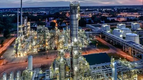 Obajtek podkreślił, że mimo procedury "zatrzymania zegara" trwają rozmowy z Brukselą dotyczące przejęcia Lotosu