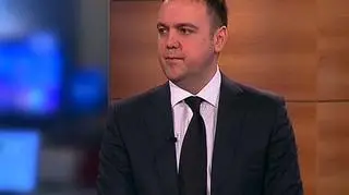 Calatrava chce przejąć od PC-Guard spółkę z NewConnect Divicom. Obecnie to sieć sklepów komputerowych, która generuje straty. Za pomocą Divicom wprowadzić chce na giełdę tylnymi drzwiami spółkę Kolgard-Oil, działającą w branży paliwowej. O tym pomyśle, badaniu Wosany i o akcjach Bomi, które Calatrava kupowała, jak się okazało, że Bomi ma duże kłopoty mówi prezes Calatrava Capital, Paweł Narkiewicz.