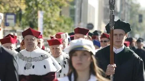 Rząd dyskryminuje studentów uczelni prywatnych