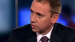 Strukturę akcjonariatu spółki One-2-One wzmocnili nowi inwestorzy związani z branżą mobilną. Spółka liczy na wsparcie przy tworzeniu i realizacji strategii rozwoju zwłaszcza ze strony Piotra Majchrzaka, byłego prezesa MNI. O szczegółach w magazynie "Rynki Dnia" z prezesem spółki One-2-One, Tomaszem Długiewiczem, rozmawia Mikołaj Kunica.