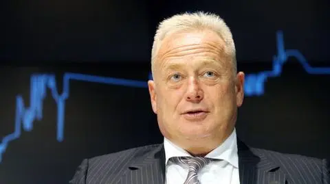 Krauze na razie zostaje za granicą