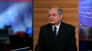 Ministrowie finansów eurolandu odłożyli o miesiąc decyzję o przyznaniu Grecji 12 miliardów euro kolejnej transzy pomocy. W sumie Ateny mają otrzymać 110 miliardów euro, a już mówi się o kolejnej pożyczce w wysokości 90 miliardów. O tym jak pobudzić wzrost gospodarczy Grecji mówił w TVN CNBC Andrzej Raczko, Członek Zarządu NBP.