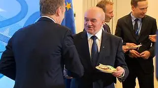 Kalemba gratuluje premierowi