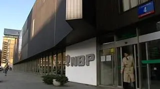 2,6 jak przewiduje NBP czy 4,8 jak chce rząd? W jakim tempie będzie rozwijać się w przyszłym roku polska gospodarka? - Ekonomiści twierdzą, że najnowsza prognoza banku centralnego zakłada zbyt czarny scenariusz.