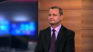 Złoty długo opierał się osłabieniu EUR/USD. A w poniedziałek wreszcie drgnęło. W którą stronę pójdzie kurs złotego i jak daleko? Rozmowa z Jackiem Maliszewskim, głównym ekonomistą DMK Alpha.