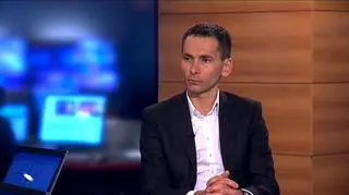 MCI zwiększył przychody, ale zysk netto znacznie spadł. Na wynikach zaciążył spadek kursu ABC Data. Teraz Fundusz planuje inwestycje i chce wydać nawet pół miliarda złotych. Naszym gościem był Tomasz Czechowicz, prezes MCI.